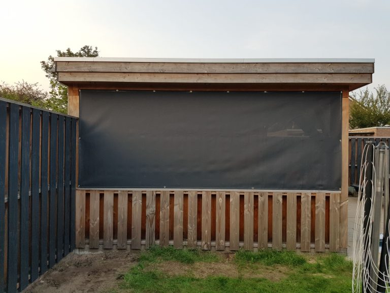 overkapping zonwering zonwerend carport tuinhuis terras zonnescherm tourniquets monteren montage doe het zelf zelf doen makkelijk opdraaien draaischroef draaier