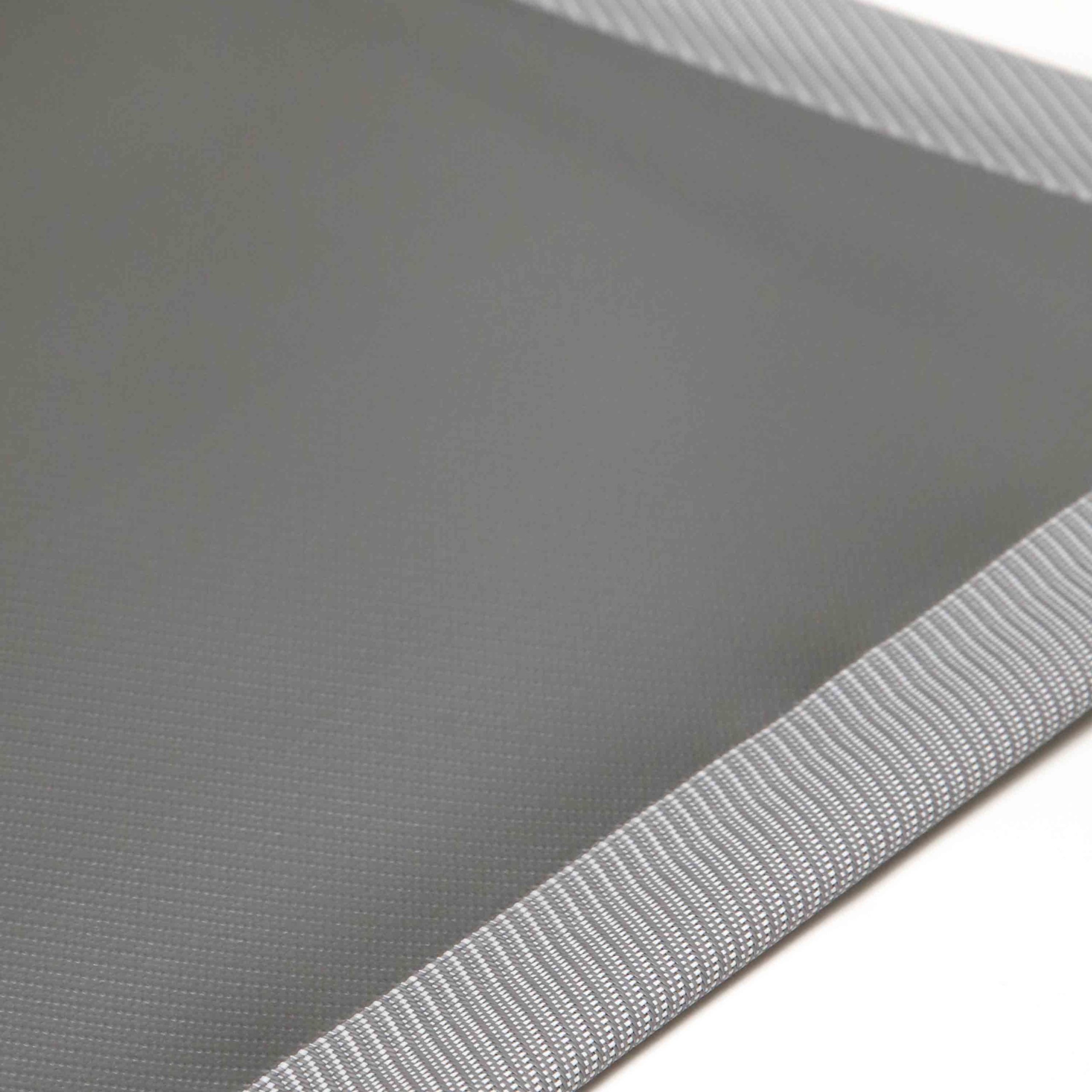 Xinix screendoek zonweringdoek opaque laag achterzijde xinix verduisterend donker gordijn zonwering zonwerend zonnescherm montage monteren service doe het zelf zelf doen op maat bestellen kopen online donker babykamer slaapkamer badkamer